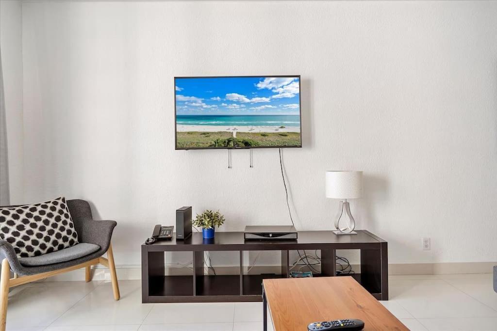 Beachfront 2 Bedroom At Tides Hollywood 8Th Floor Экстерьер фото