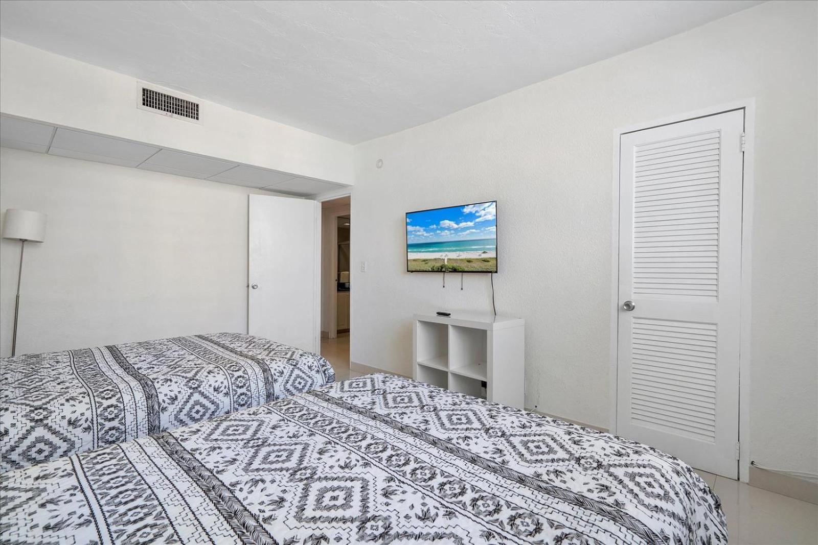 Beachfront 2 Bedroom At Tides Hollywood 8Th Floor Экстерьер фото